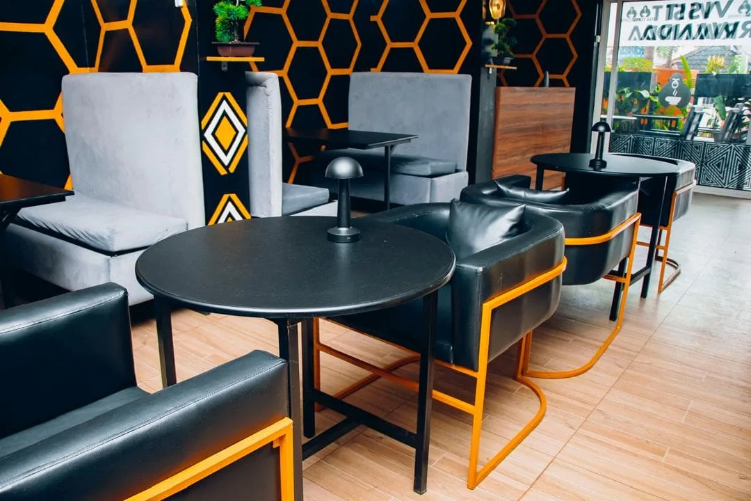 Indoor seating at Issa Coffee (32)