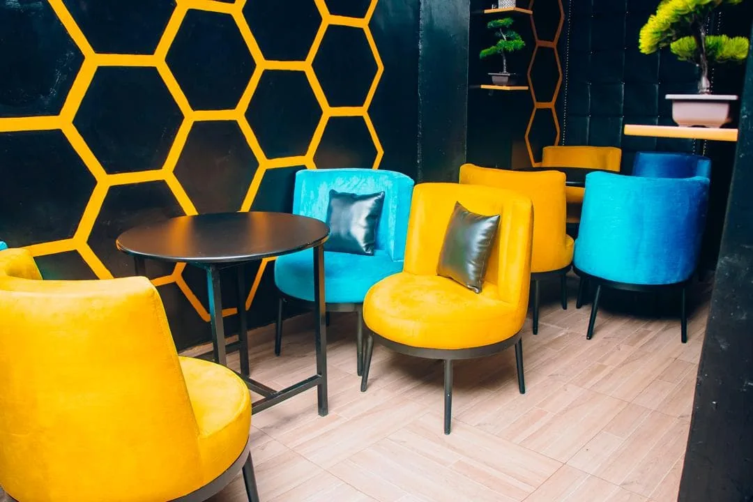 Indoor seating at Issa Coffee (49)
