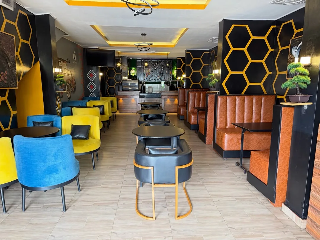 Indoor seating at Issa Coffee (63)